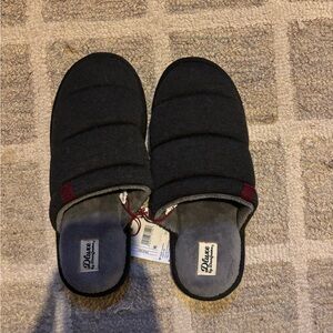 Brand New Men’s Deluxe Memory Foam Slippers – Size 9–10 (With Tags)